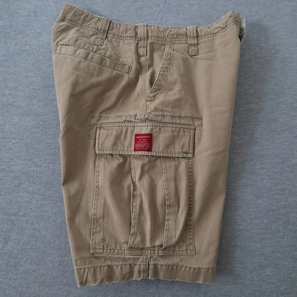 Abercrombie and Fitch Mens Tan Khaki Herringbone Cargo Shorts Size 31 T-2083